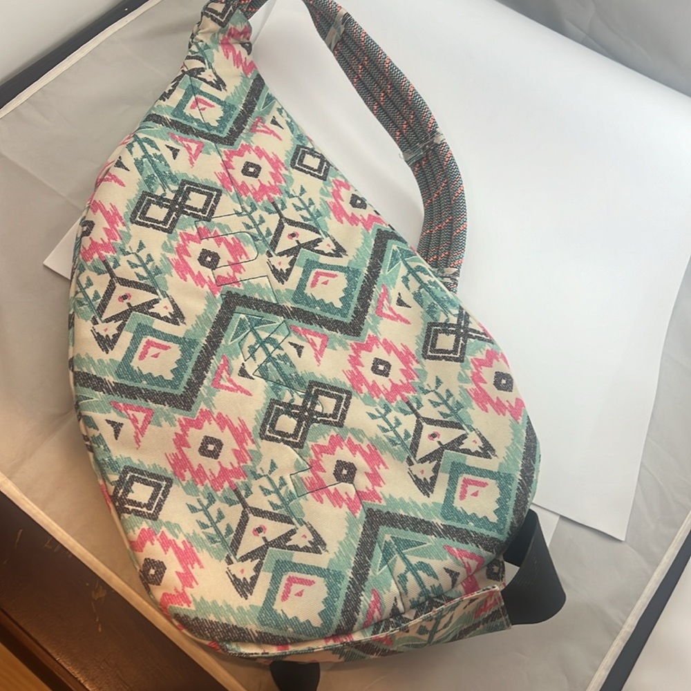 Kavu Rope Bag Sling Pack Backpack Pixie Island Ikat. Like new. - Picture 2 of 4